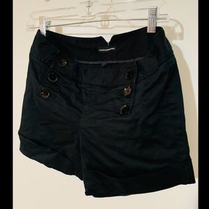 Back express shorts mid high rise